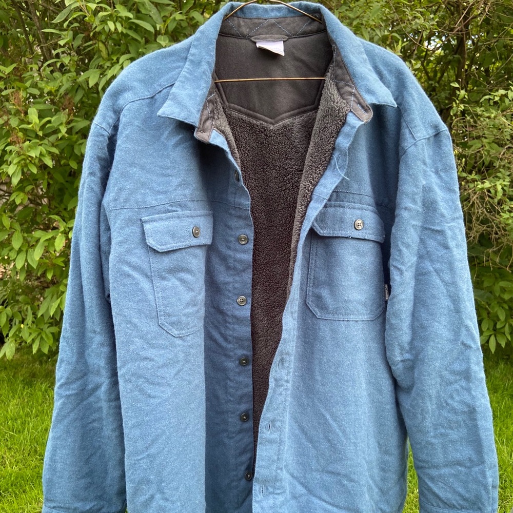 Columbia Fleece Jacket. Outer layer. Button Up.